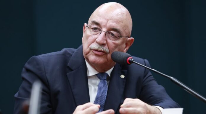 Comissão aprova projeto assegurando a crianças e adolescentes acesso a programas de saúde mental no SUS Comissão aprova projeto assegurando a crianças e adolescentes acesso a programas de saúde mental no SUS