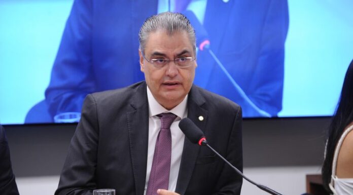 Comissão aprova projeto com diretrizes para moedas digitais oficiais no Brasil Comissão aprova projeto com diretrizes para moedas digitais oficiais no Brasil