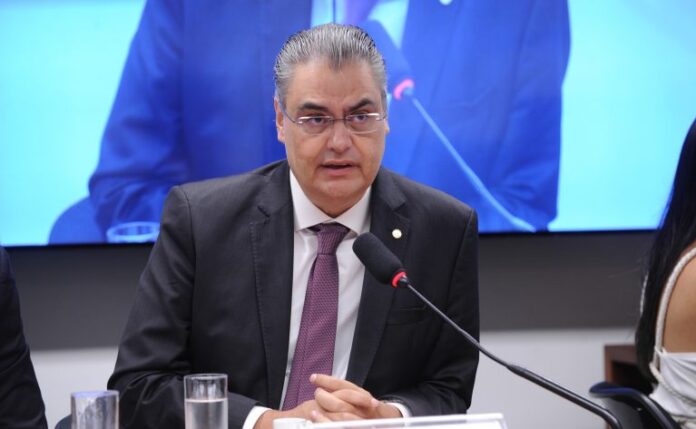 Comissão aprova projeto com diretrizes para moedas digitais oficiais no Brasil Comissão aprova projeto com diretrizes para moedas digitais oficiais no Brasil