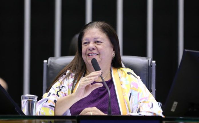 Comissão aprova projeto de unificação de protocolos de atendimento pré-natal no País Comissão aprova projeto de unificação de protocolos de atendimento pré-natal no País