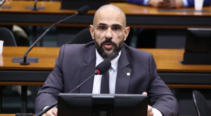 Comissão aprova projeto para obrigar empresa a informar sobre pessoas desaparecidas Comissão aprova projeto para obrigar empresa a informar sobre pessoas desaparecidas