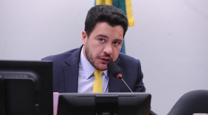 Comissão aprova projeto que amplia mecanismo de ajuste de carbono nas fronteiras Comissão aprova projeto que amplia mecanismo de ajuste de carbono nas fronteiras