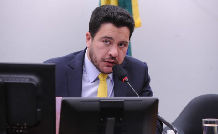Comissão aprova projeto que amplia mecanismo de ajuste de carbono nas fronteiras Comissão aprova projeto que amplia mecanismo de ajuste de carbono nas fronteiras