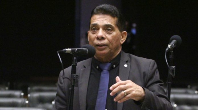 Comissão aprova projeto que amplia possibilidades de embarque armado para agentes de segurança pública Comissão aprova projeto que amplia possibilidades de embarque armado para agentes de segurança pública