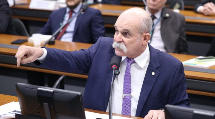 Comissão aprova projeto que assegura aposentadoria a policial com invalidez permanente Comissão aprova projeto que assegura aposentadoria a policial com invalidez permanente