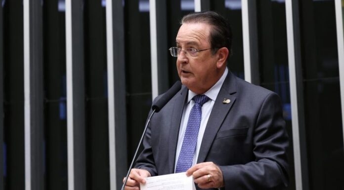 Comissão aprova projeto que autoriza extensão de estágio após conclusão de curso superior Comissão aprova projeto que autoriza extensão de estágio após conclusão de curso superior