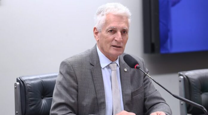 Comissão aprova projeto que cria 474 cargos efetivos e 75 cargos em comissão na Justiça Eleitoral Comissão aprova projeto que cria 474 cargos efetivos e 75 cargos em comissão na Justiça Eleitoral