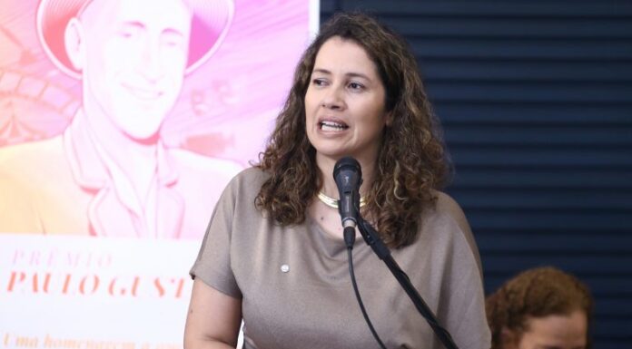 Comissão aprova projeto que cria o Programa Desenrola Cultura Comissão aprova projeto que cria o Programa Desenrola Cultura