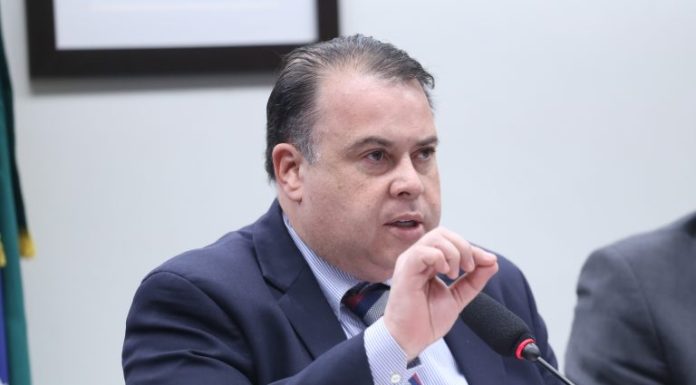 Comissão aprova projeto que cria programa de capacitação digital para pessoas idosas Comissão aprova projeto que cria programa de capacitação digital para pessoas idosas