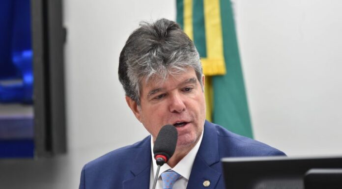Comissão aprova projeto que destina recursos da loteria esportiva para Fundo Nacional para a Criança e o Adolescente Comissão aprova projeto que destina recursos da loteria esportiva para Fundo Nacional para a Criança e o Adolescente