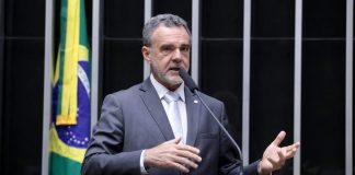 Comissão aprova projeto que exige distância mínima entre moradia de trabalhador rural e depósito de defensivos agrícolas Comissão aprova projeto que exige distância mínima entre moradia de trabalhador rural e depósito de defensivos agrícolas