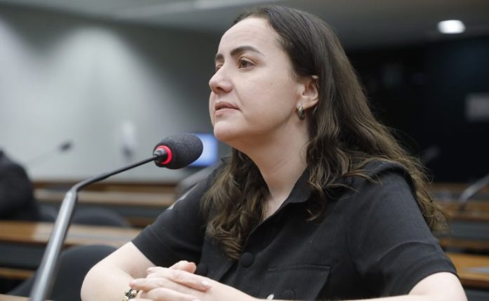 Comissão aprova projeto que exige estratégia na escola para prevenção de acidentes e doenças