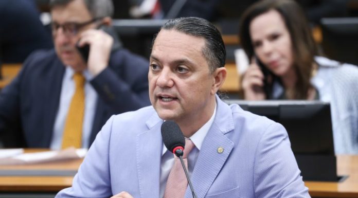 Comissão aprova projeto que institui a Política Nacional da Longevidade Comissão aprova projeto que institui a Política Nacional da Longevidade