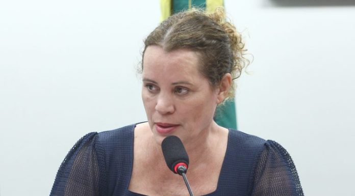 Comissão aprova projeto que permite a prefeituras vender ônibus escolar adquirido com recursos federais Comissão aprova projeto que permite a prefeituras vender ônibus escolar adquirido com recursos federais