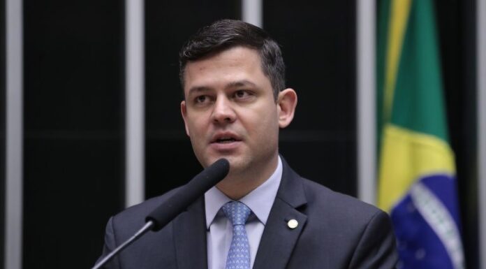 Comissão aprova projeto que permite indenizar agricultor sem usar o Cadastro Ambiental Rural Comissão aprova projeto que permite indenizar agricultor sem usar o Cadastro Ambiental Rural