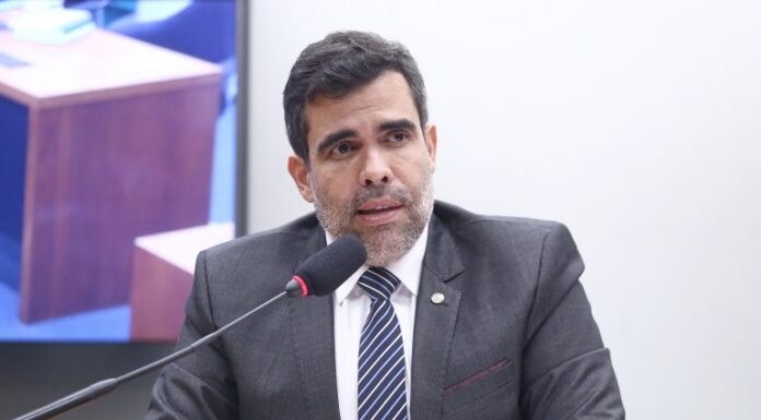 Comissão aprova projeto que prevê cursos e campanhas para incentivar a parentalidade positiva Comissão aprova projeto que prevê cursos e campanhas para incentivar a parentalidade positiva