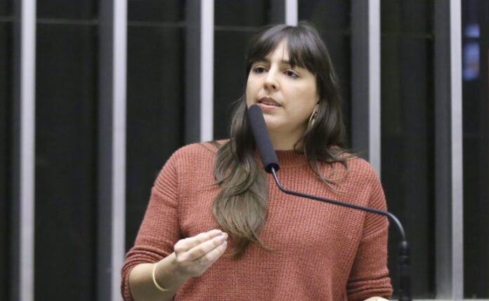 Comissão aprova projeto que prevê mais vagas de estacionamento para pessoa idosa
