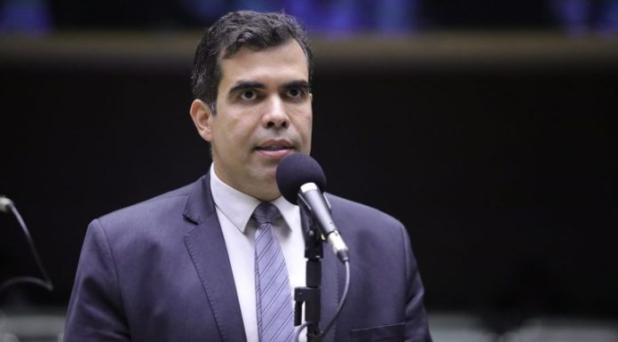 Comissão aprova projeto que prevê política de proteção tarifária para passagens aéreas na Amazônia Legal Comissão aprova projeto que prevê política de proteção tarifária para passagens aéreas na Amazônia Legal