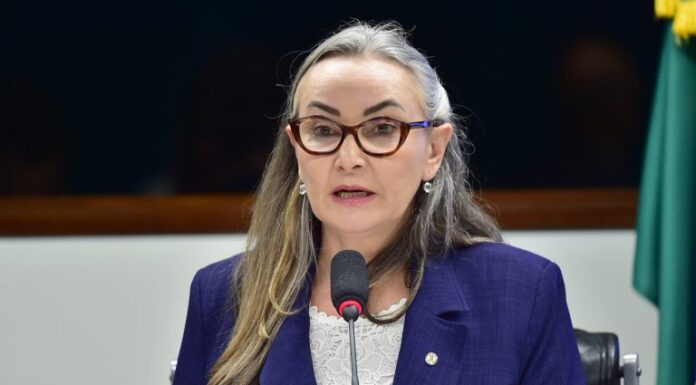 Comissão aprova projeto que proíbe a desapropriação de imóvel rural invadido para reforma agrária Comissão aprova projeto que proíbe a desapropriação de imóvel rural invadido para reforma agrária