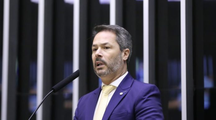 Comissão aprova projeto que proíbe cobrança de juros sobre imóvel atrasado no Minha Casa, Minha Vida Comissão aprova projeto que proíbe cobrança de juros sobre imóvel atrasado no Minha Casa, Minha Vida