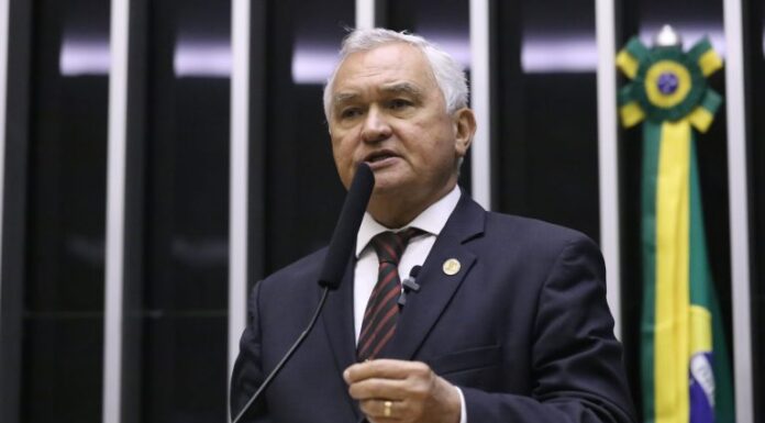 Comissão aprova projeto que restringe prisão preventiva de agentes de segurança em serviço Comissão aprova projeto que restringe prisão preventiva de agentes de segurança em serviço