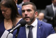 Comissão aprova projeto que veda prisão domiciliar para chefes de organizações criminosas e de milícias Comissão aprova projeto que veda prisão domiciliar para chefes de organizações criminosas e de milícias