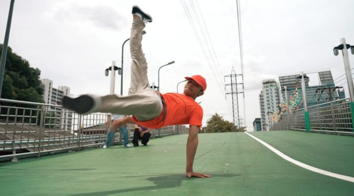 Comissão aprova proposta de adoção de hip hop nas escolas públicas Comissão aprova proposta de adoção de hip hop nas escolas públicas