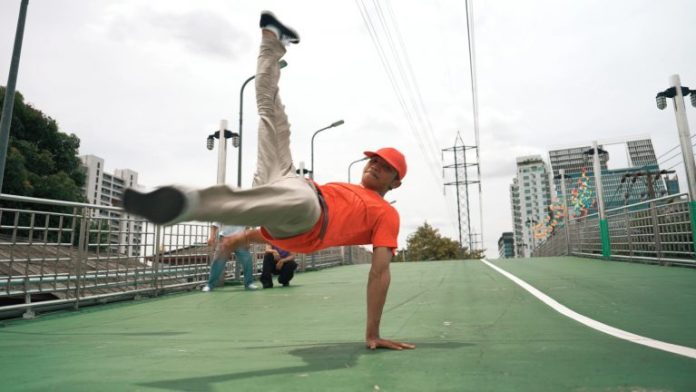 Comissão aprova proposta de adoção de hip hop nas escolas públicas Comissão aprova proposta de adoção de hip hop nas escolas públicas