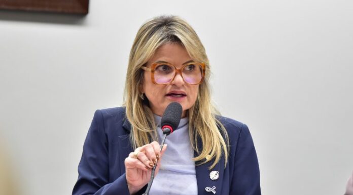 Comissão aprova proposta que autoriza acesso a dados sobre nascidos vivos com deficiência Comissão aprova proposta que autoriza acesso a dados sobre nascidos vivos com deficiência