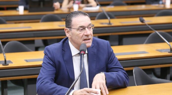 Comissão aprova proposta que dá à assinatura digital o valor de reconhecimento de firma Comissão aprova proposta que dá à assinatura digital o valor de reconhecimento de firma