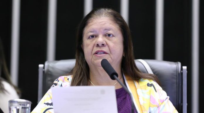 Comissão aprova proposta que estimula trabalho das mulheres rendeiras Comissão aprova proposta que estimula trabalho das mulheres rendeiras