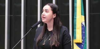 Comissão aprova proposta que obriga escolas a comunicar suspeita de trabalho infantil Comissão aprova proposta que obriga escolas a comunicar suspeita de trabalho infantil