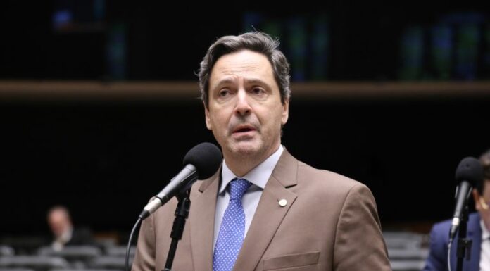 Comissão aprova proposta que proíbe entrada no país de veículos ligados a criminosos Comissão aprova proposta que proíbe entrada no país de veículos ligados a criminosos