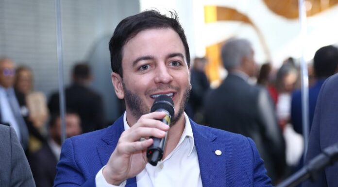 Comissão aprova proposta que torna crime a prática ilegal de medicina veterinária Comissão aprova proposta que torna crime a prática ilegal de medicina veterinária