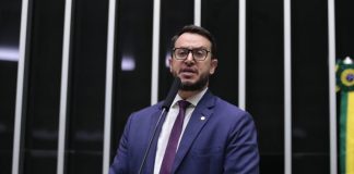 Comissão aprova proteção e segurança para animais usados em busca e salvamento Comissão aprova proteção e segurança para animais usados em busca e salvamento