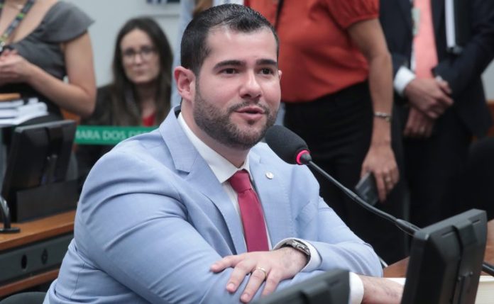 Comissão aprova protocolo nacional para investigar desaparecimento de jovens Comissão aprova protocolo nacional para investigar desaparecimento de jovens