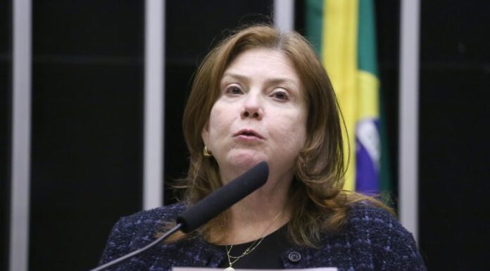Comissão aprova pulseira com dados para identificar pacientes com epidermólise bolhosa Comissão aprova pulseira com dados para identificar pacientes com epidermólise bolhosa