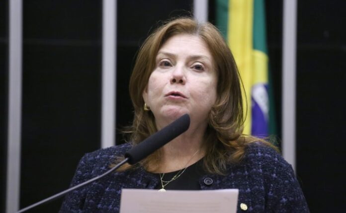 Comissão aprova pulseira com dados para identificar pacientes com epidermólise bolhosa