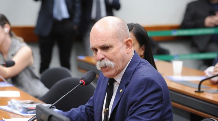 Comissão aprova punição maior para tráfico de drogas em estabelecimentos de ensino Comissão aprova punição maior para tráfico de drogas em estabelecimentos de ensino