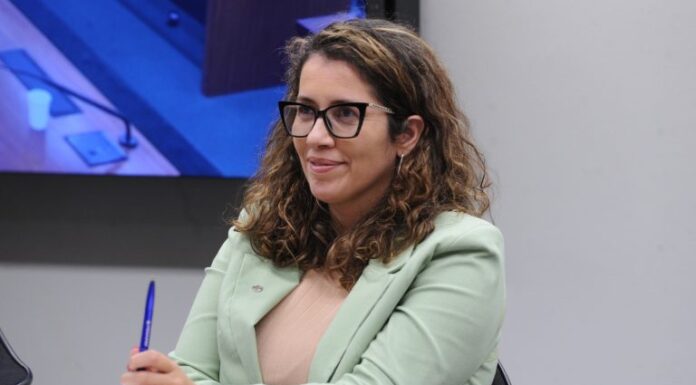Comissão aprova recursos para acessibilidade e incentivo a bibliotecas comunitárias Comissão aprova recursos para acessibilidade e incentivo a bibliotecas comunitárias