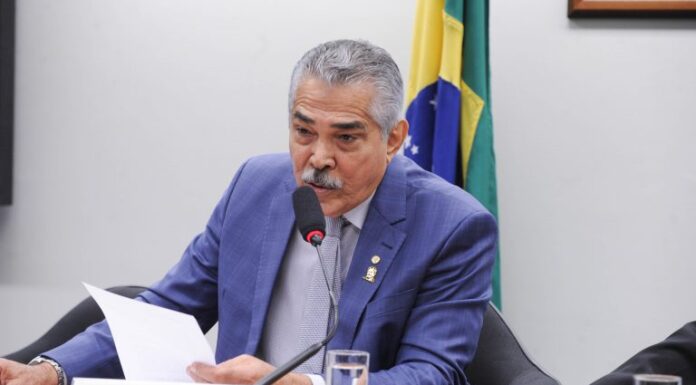 Comissão aprova reduzir carga horária de agente de saúde para 30 horas semanais Comissão aprova reduzir carga horária de agente de saúde para 30 horas semanais