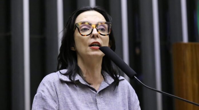 Comissão aprova regras para acompanhamento de operações envolvendo pessoas expostas politicamente Comissão aprova regras para acompanhamento de operações envolvendo pessoas expostas politicamente