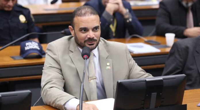 Comissão aprova regras para busca de pessoas com deficiência Comissão aprova regras para busca de pessoas com deficiência