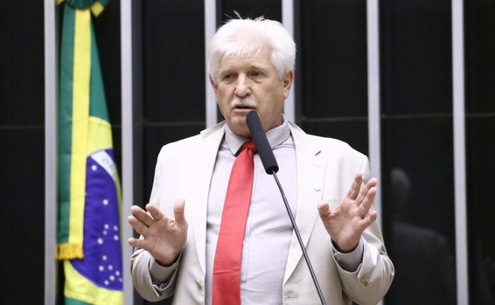 Comissão aprova regulamentação da profissão de agente indígena de saúde e de saneamento