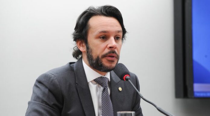 Comissão aprova repasse de recursos do Fundo de Amparo ao Trabalhador a projetos de economia solidária Comissão aprova repasse de recursos do Fundo de Amparo ao Trabalhador a projetos de economia solidária