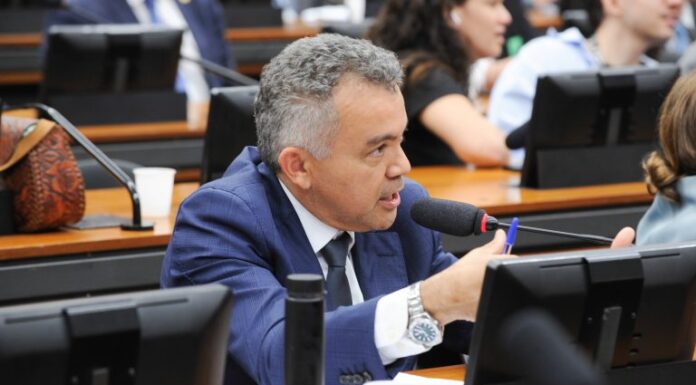Comissão aprova ressarcimento a cartórios por atos gratuitos e modernização de regras para casamento Comissão aprova ressarcimento a cartórios por atos gratuitos e modernização de regras para casamento