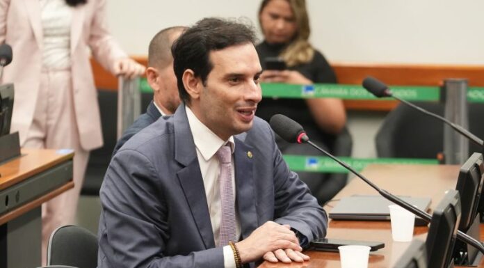 Comissão aprova tempo extra para pessoa com autismo em provas de concurso Comissão aprova tempo extra para pessoa com autismo em provas de concurso