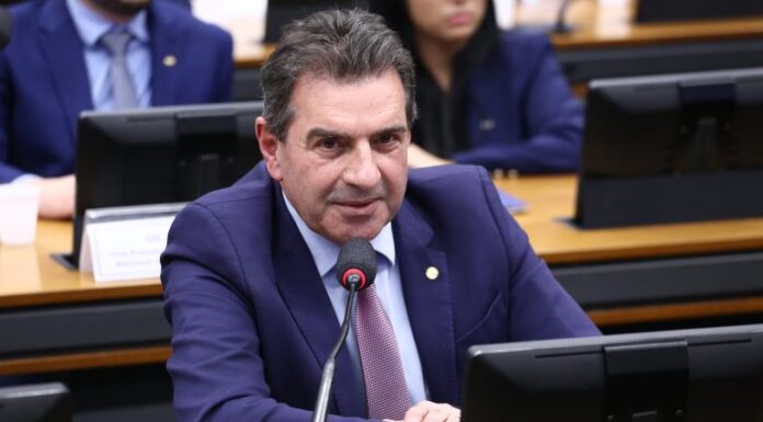 Comissão aprova uso de espaços públicos para viabilizar atividade de logística reversa Comissão aprova uso de espaços públicos para viabilizar atividade de logística reversa
