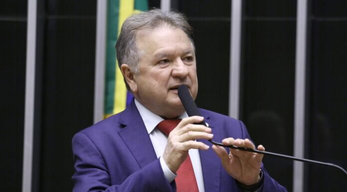 Comissão aprova uso de imóveis recebidos pela União para reforma agrária e habitação popular Comissão aprova uso de imóveis recebidos pela União para reforma agrária e habitação popular