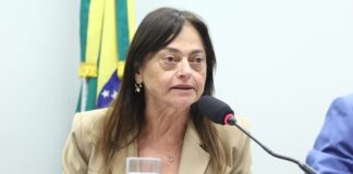 Comissão aprova uso de nome religioso em órgãos públicos federais Comissão aprova uso de nome religioso em órgãos públicos federais